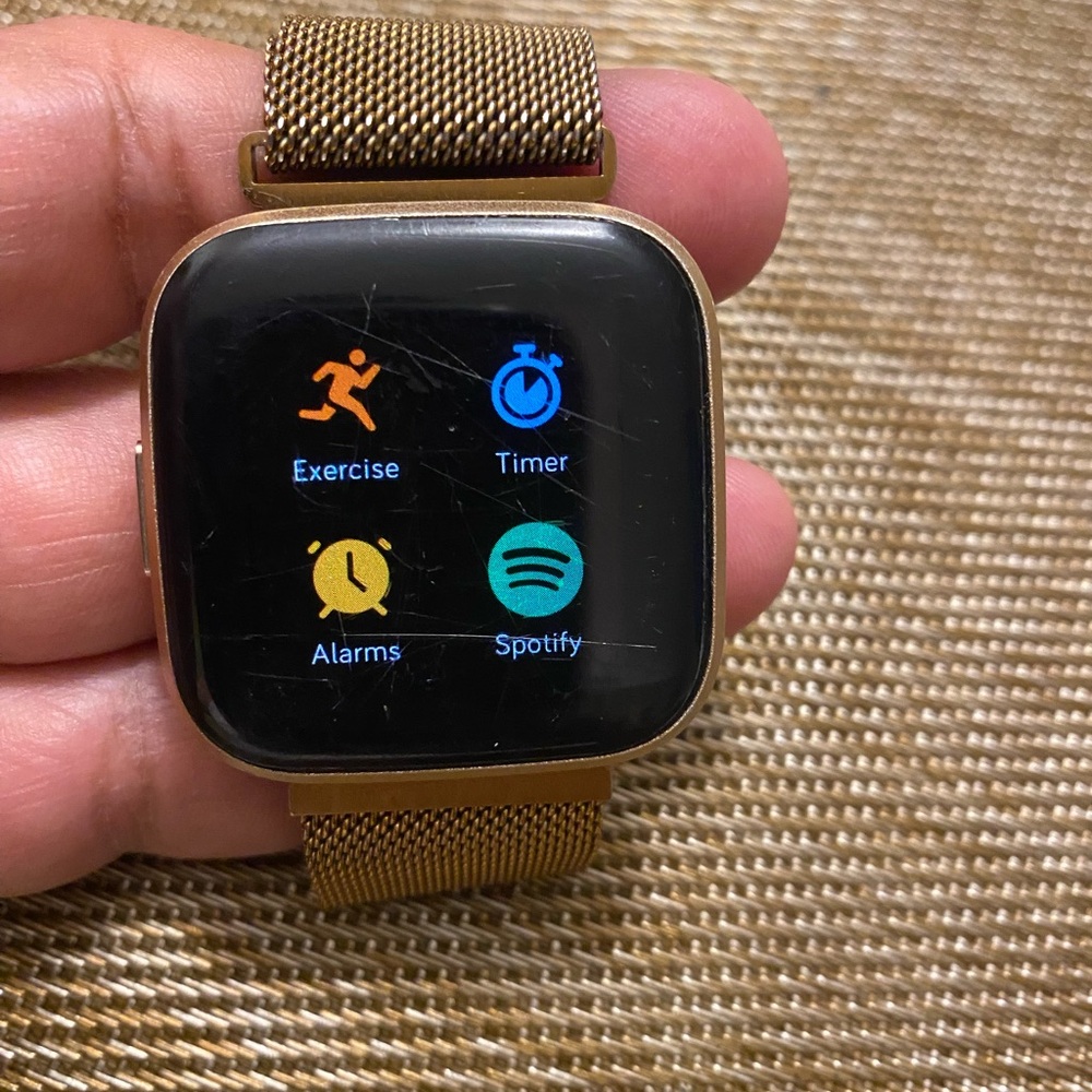 Fitbit watch - Picture 10 of 11